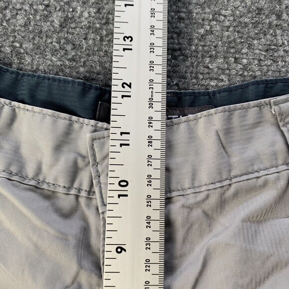 VTG Levi’s SilverTab Womens Cargo Shorts Gray Outdoor Hiking Size 18 (30” Waist) - Picture 10 of 16